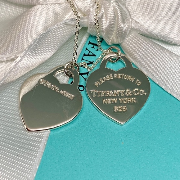 New Tiffany & Co small double heart red enamel necklace Return to Tiffany - Picture 7 of 9